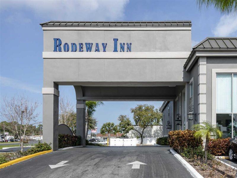 ניו פורט ריצ'י Rodeway Inn מראה חיצוני תמונה