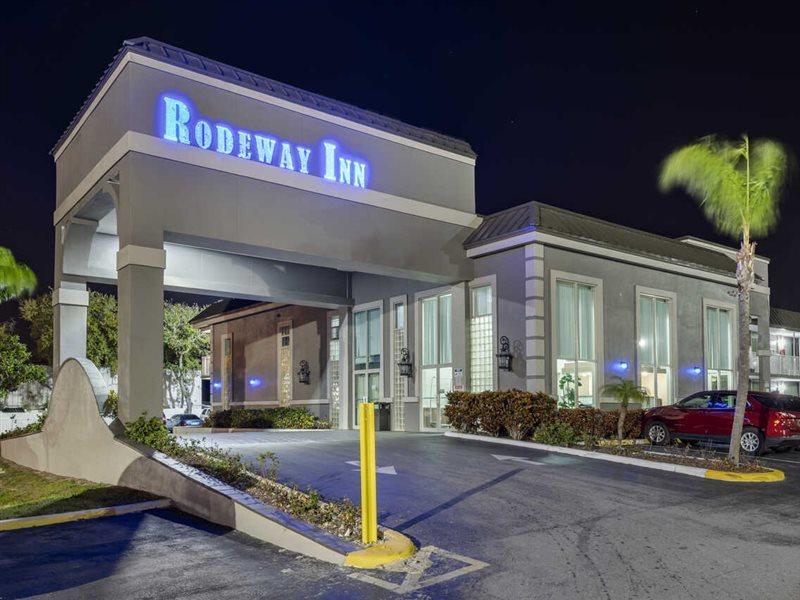 ניו פורט ריצ'י Rodeway Inn מראה חיצוני תמונה