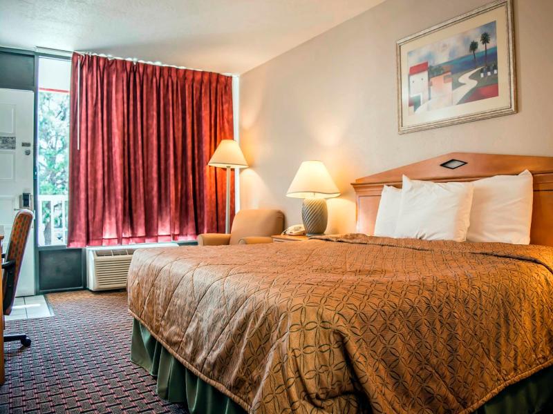 ניו פורט ריצ'י Rodeway Inn מראה חיצוני תמונה