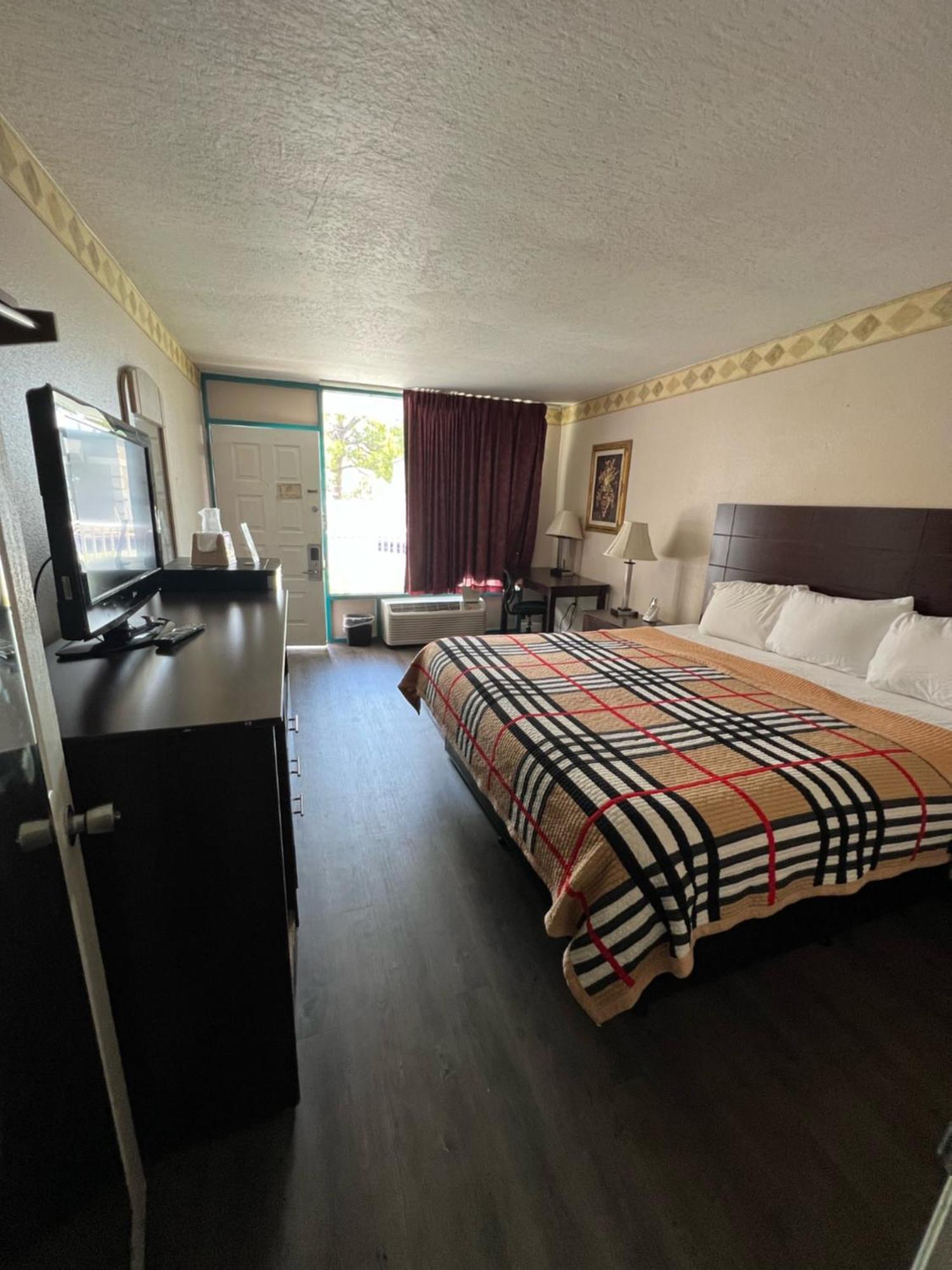 ניו פורט ריצ'י Rodeway Inn מראה חיצוני תמונה
