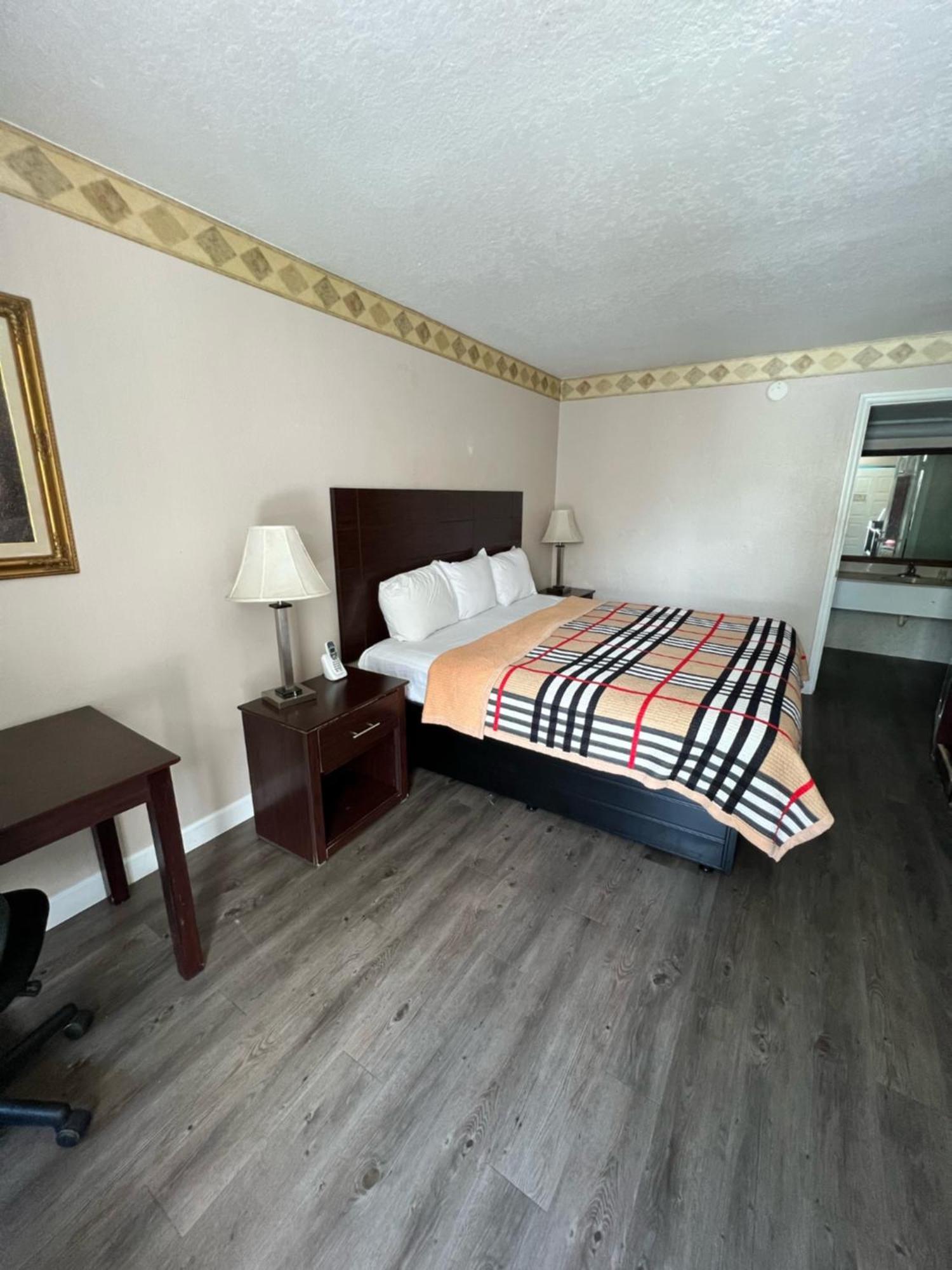 ניו פורט ריצ'י Rodeway Inn מראה חיצוני תמונה