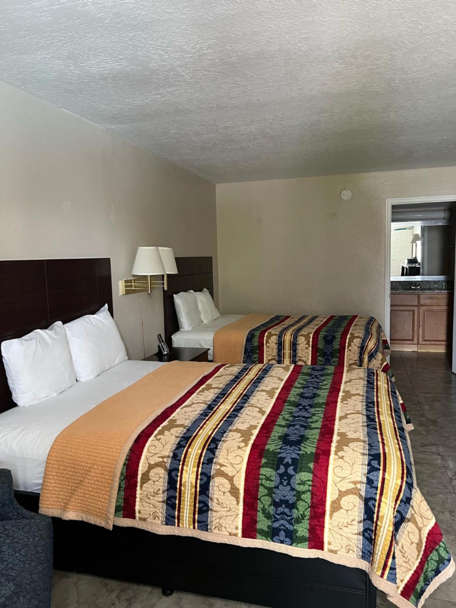 ניו פורט ריצ'י Rodeway Inn מראה חיצוני תמונה