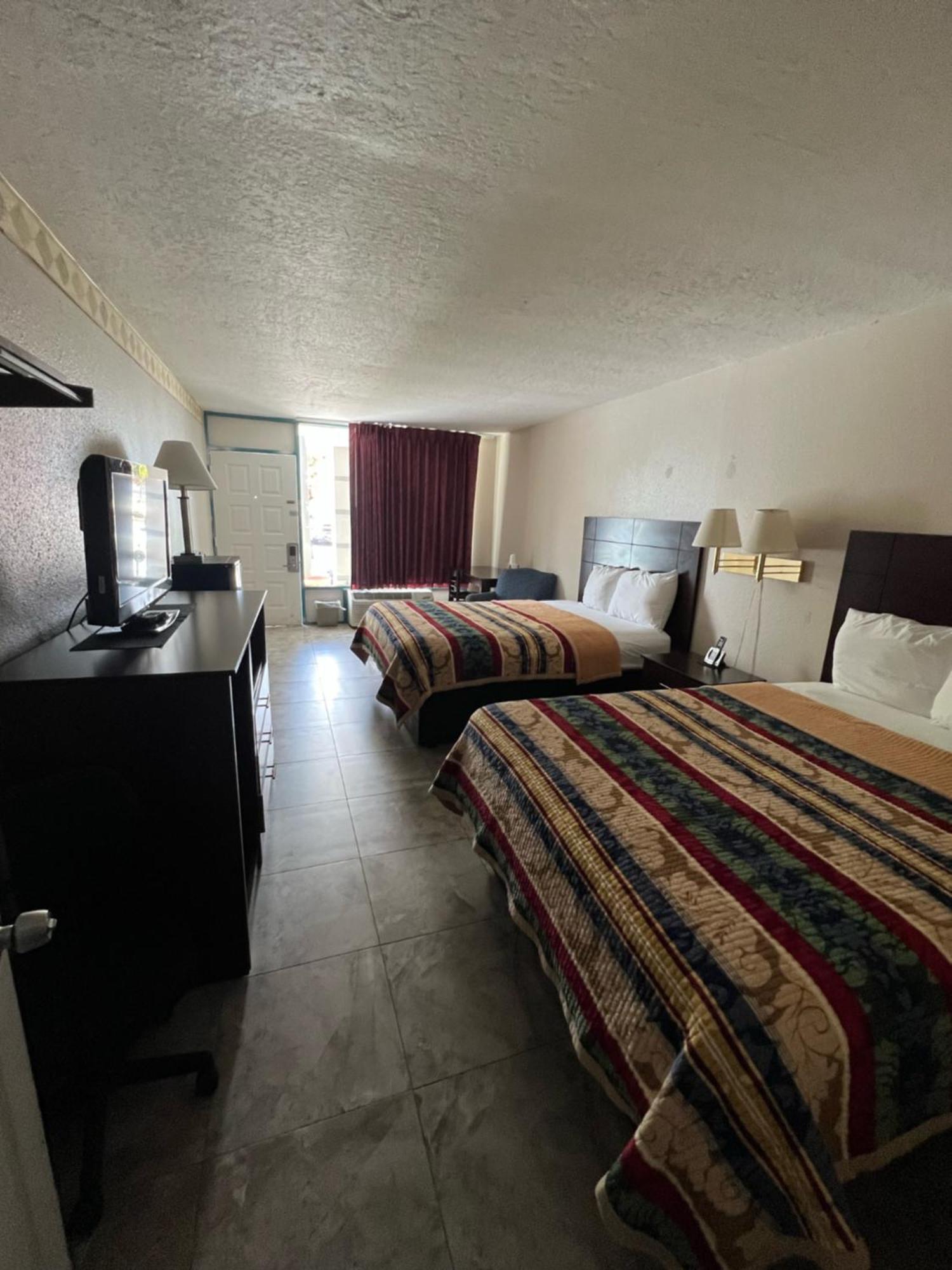 ניו פורט ריצ'י Rodeway Inn מראה חיצוני תמונה