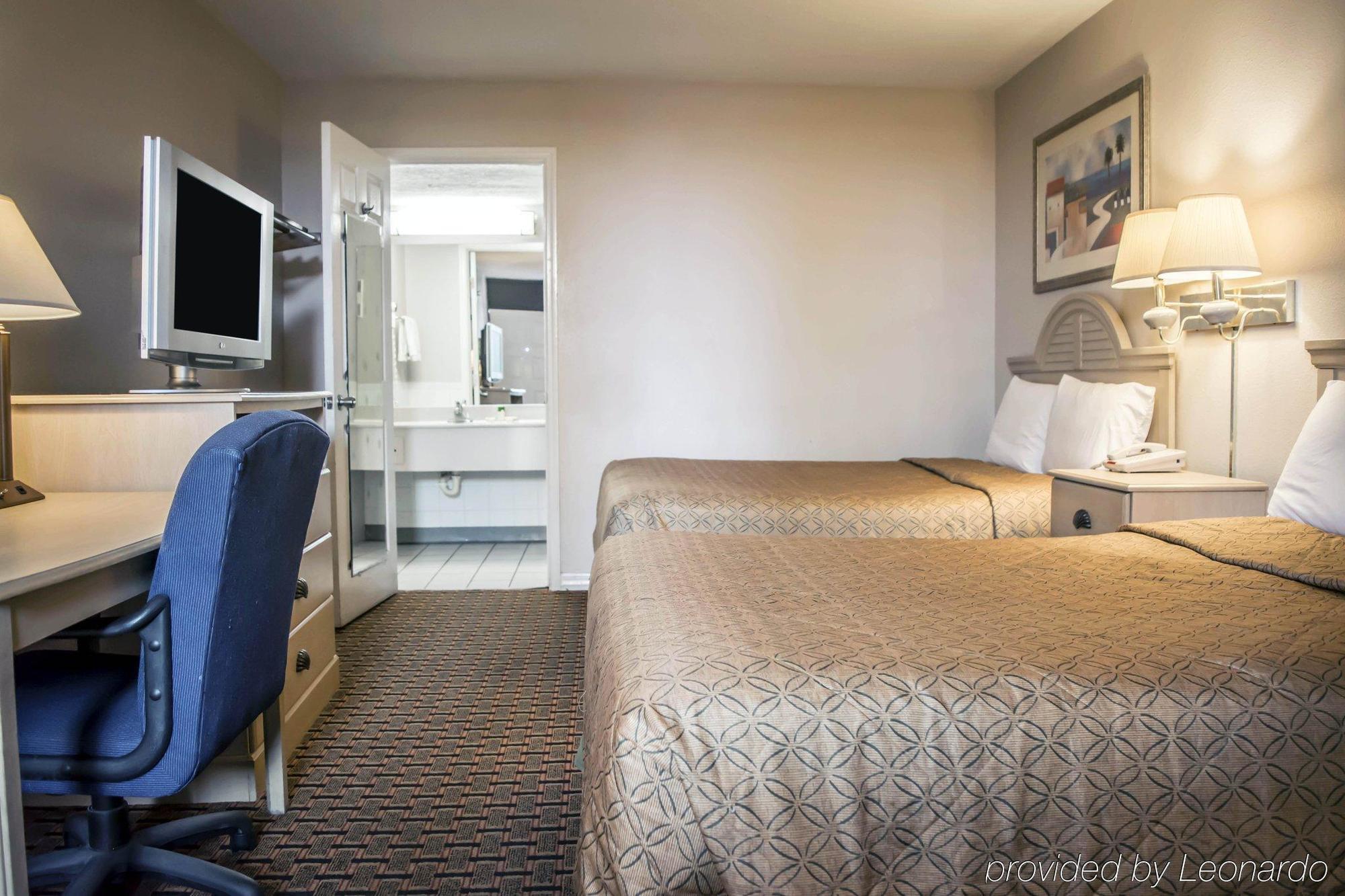 ניו פורט ריצ'י Rodeway Inn מראה חיצוני תמונה