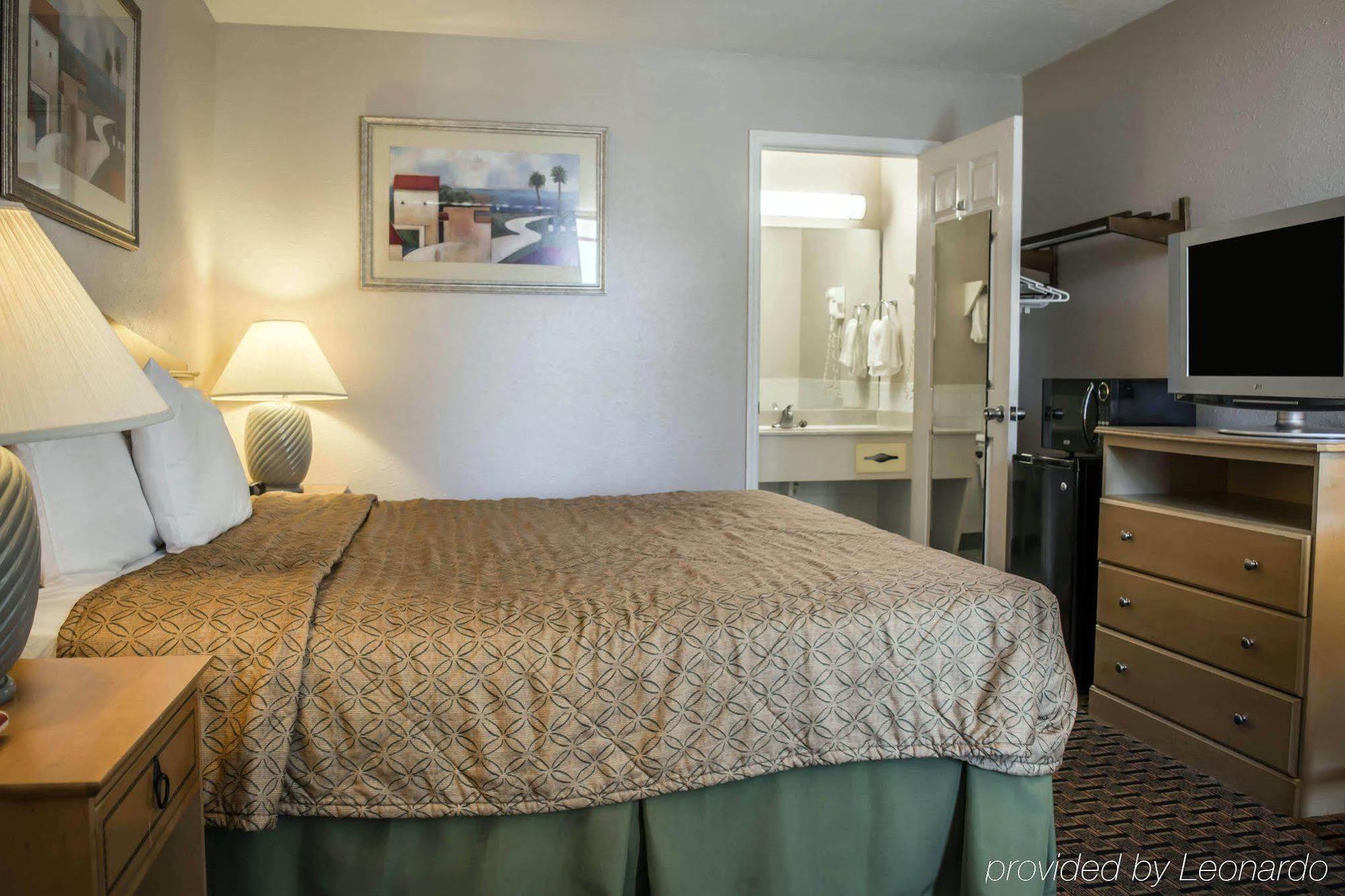 ניו פורט ריצ'י Rodeway Inn מראה חיצוני תמונה