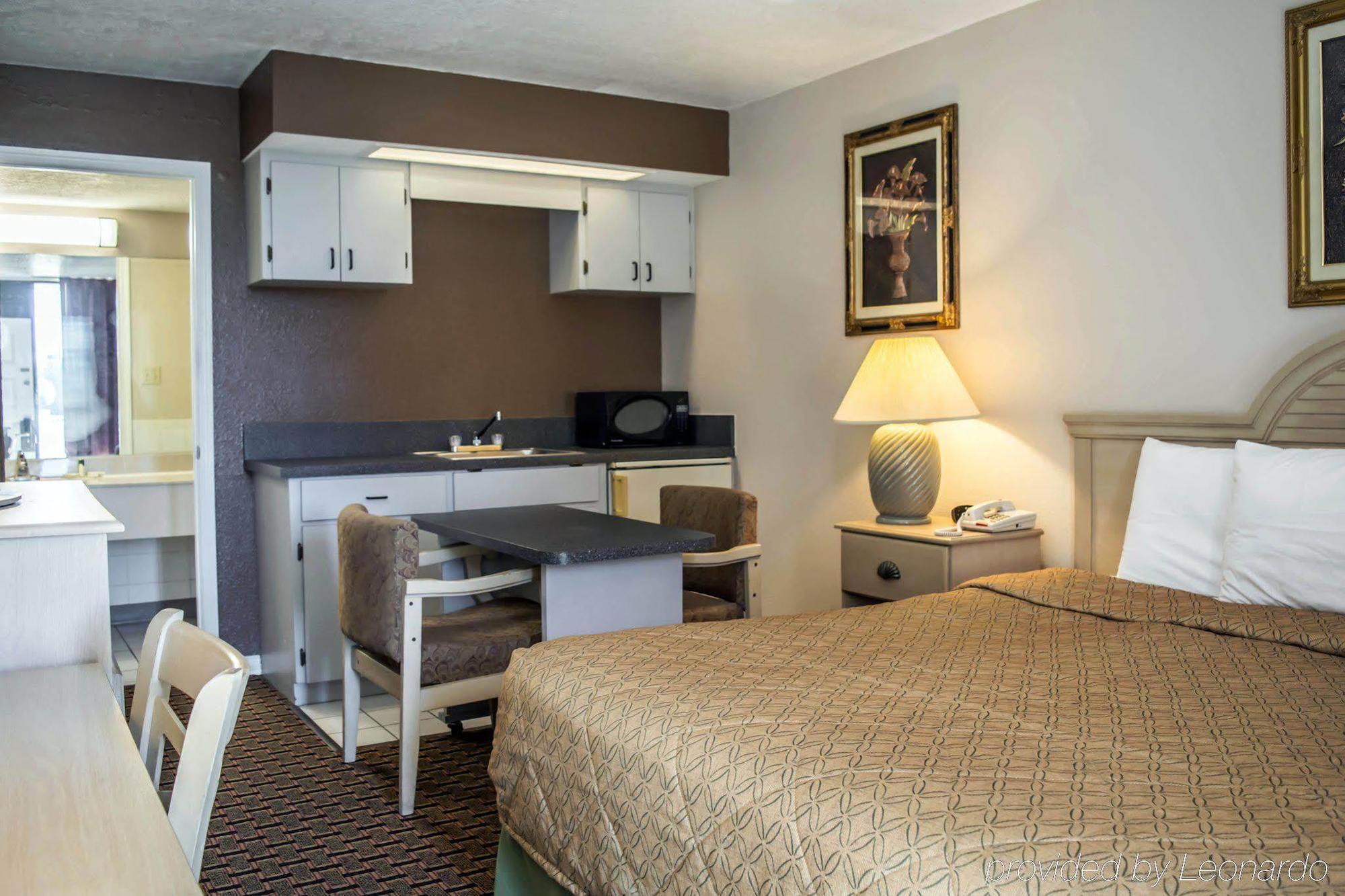 ניו פורט ריצ'י Rodeway Inn מראה חיצוני תמונה
